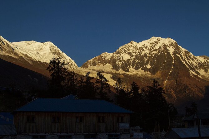 10 Days Manaslu Circuit Trek in Larke La Pass - Day 4: Deng to Namrung over suspension bridges