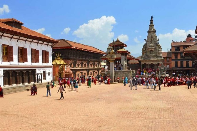 8 Days Tour in Nepal - Kathmandu, Chitwan & Pokhara (3 & 4 Star) - Days 3 and 4: Chitwan’s roads, jungle, and full-board stay