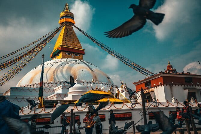Annapurna Base Camp Trek - Day 4: The sanctuary opens around Annapurna Base Camp