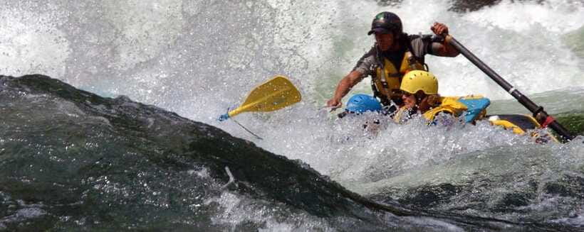 Beginner-Friendly Rafting Adventure on the Trishuli River - Lunch on a beach of unusual boulders