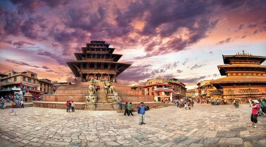 Bhaktapur Durbar Square and Boudhanath Stupa - Boudhanath Stupa: 80 minutes around the great white dome