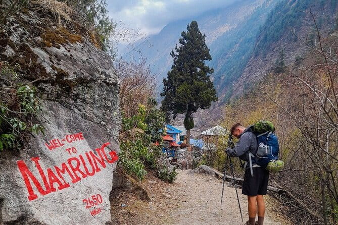 Dancing in the Manaslu Circuit Trek - Day 7: acclimatization around Manaslu