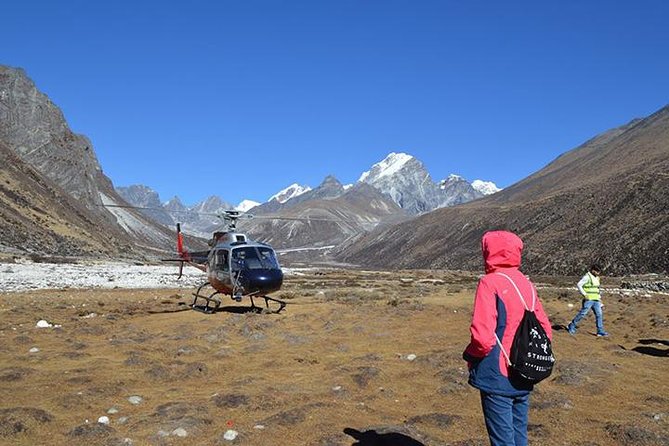 Everest Base Camp Helicopter Tour landing at Hotel Everest View - Pheriche and the window-seat arrangement
