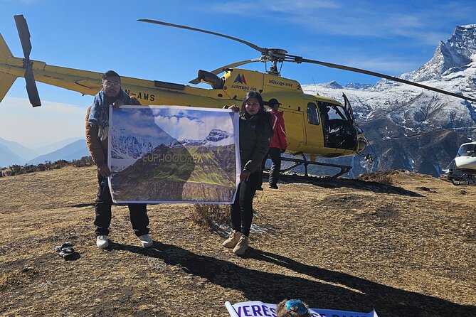 Everest base camp helicopter tour with Guarenteed Landing - Flying toward Lukla and the Khumbu
