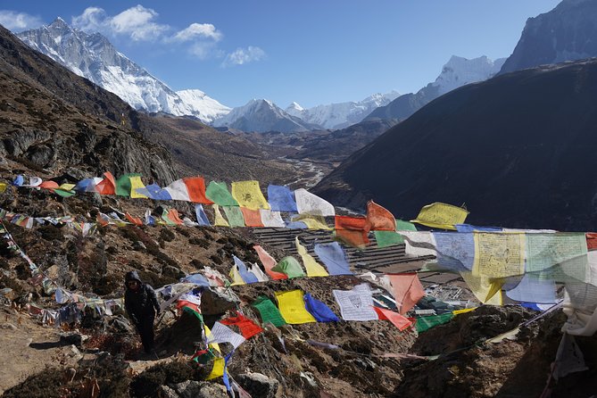 Everest Base Camp Trekking - Days 7 and 8: Moraine, memorial stones, and high-altitude walking