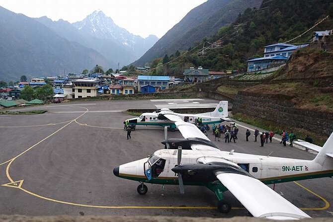 Everest Base Camp Trekking - Day 9: Everest Base Camp and the Khumbu Glacier