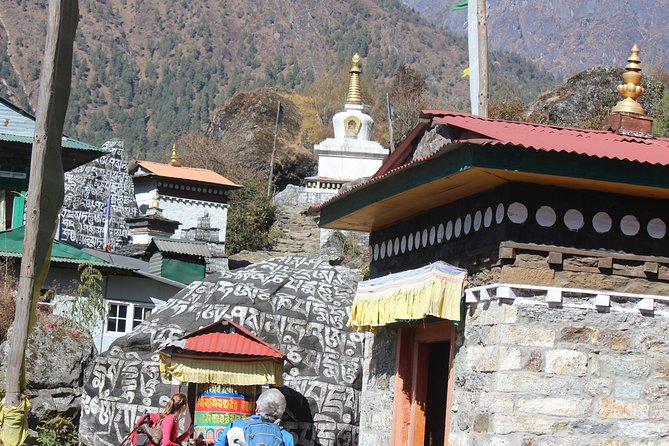 Everest Three Pass Trek - Day 10: Cho La and the route to Gokyo