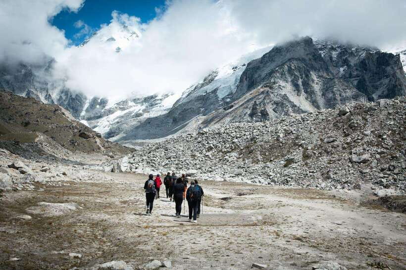 From Kathmandu: Guided Everest Base Camp Trek - Day 1: Lukla to Phakding starts the walking gently
