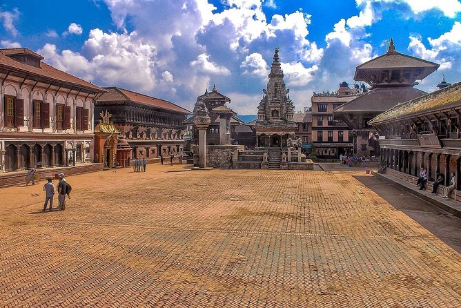 Full Day Kathmandu City Tour: Highlights of the Kathmandu Valley - A guide who teaches instead of rushing