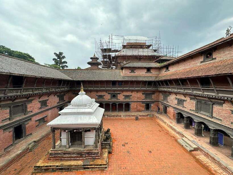 Kathmandu: 7 UNESCO Sites Tour in 1 Day (Private Tour) - Changu Narayan, an ancient temple above the route
