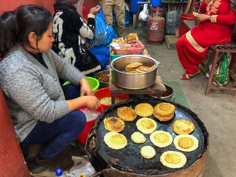 Kathmandu: Food and Drink Tour - The first bites: street food and local drinks
