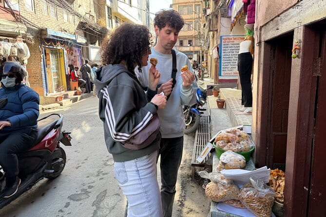 Kathmandu: Food, Drink and Shopping Rickshaw Tour - The food trail: from tea to steamed momos