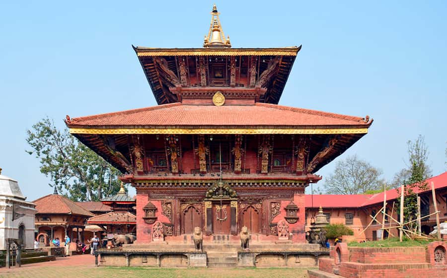 Kathmandu: Nagarkot Sunrise and Hike Tour to Changu Narayan - Changu Narayan and its ancient Vishnu temple