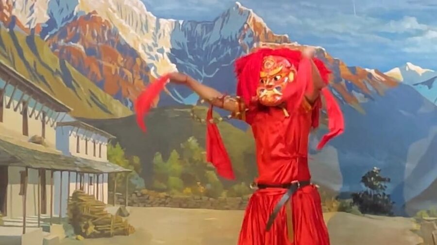 Kathmandu: Nepalese Cuisine dinner with traditional dance - Dances from the lowlands to Sherpa country