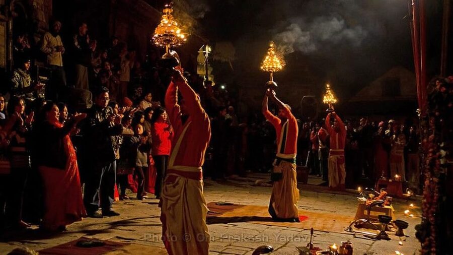 Kathmandu: Pashupatinath Temple Aarti Night Tour - Hotel pickup and the short drive to the temple