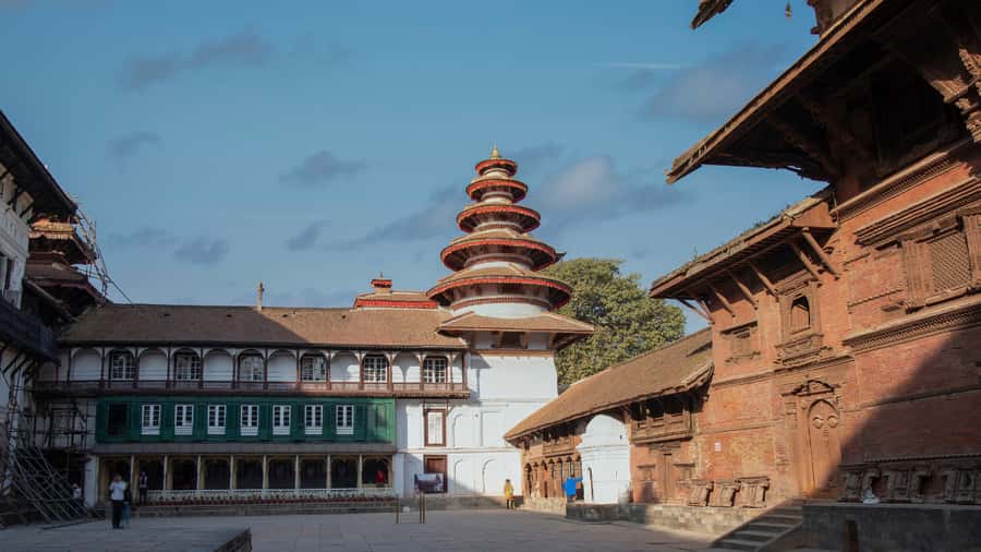 Kathmandu: Private Patan and Bhaktapur Sightseeing Tour - Krishna Temple and Kumbheshwor Temple