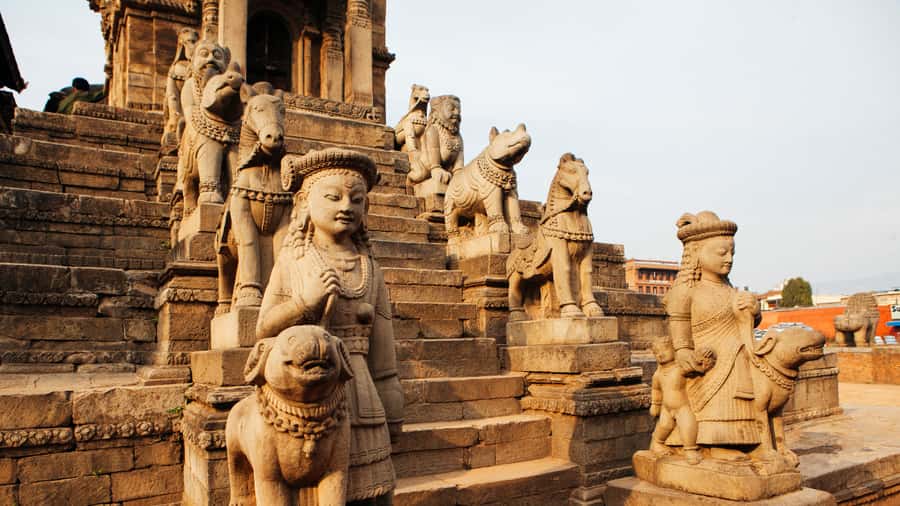 Kathmandu: Private Patan and Bhaktapur Sightseeing Tour - Pottery Square and the Dattatraya Temple