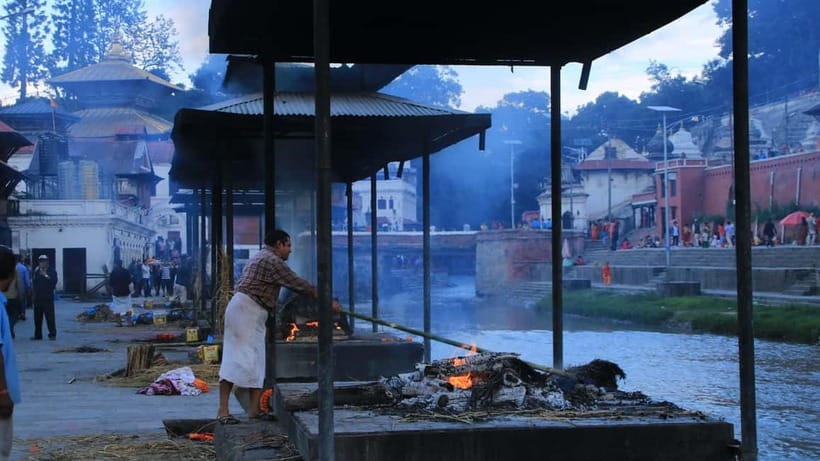 Katmandu: Pashupatinath Open Cremation & Evening Aarati - What the private group format really gives you