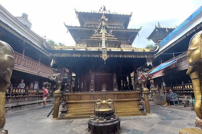 Life and spirituality tour of Kathmandu - Pashupatinath Temple: Hindu ritual beside the river