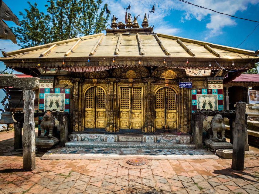 Nagarkot Sunrise With Trip To Changu Narayan and Bhaktapur - Comfort, clothing, and temple etiquette