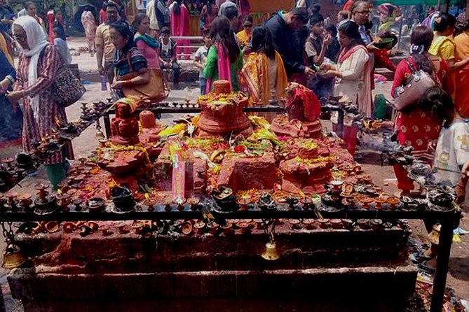 Private Half Day Budhanilkantha Tour - What the private guide adds
