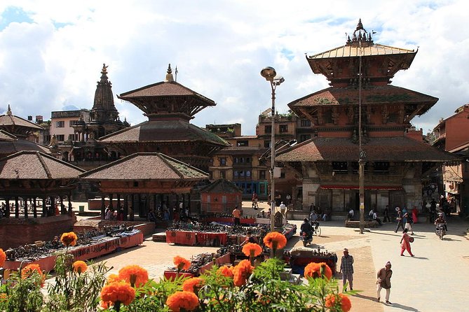 Private Half-Day Tour of Kathmandu Durbar Square and Swayambhunath Temple - What a private guide adds to the visit