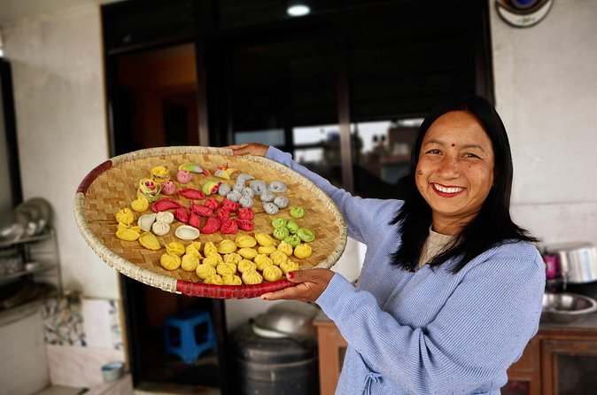 Rainbow Mo:Mo - Steamed and fried momos on the same plate