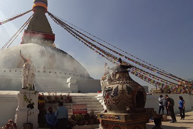 Visit Swayambhunath and Bauddhanath Stupa with Guide - Why the private vehicle matters in Kathmandu